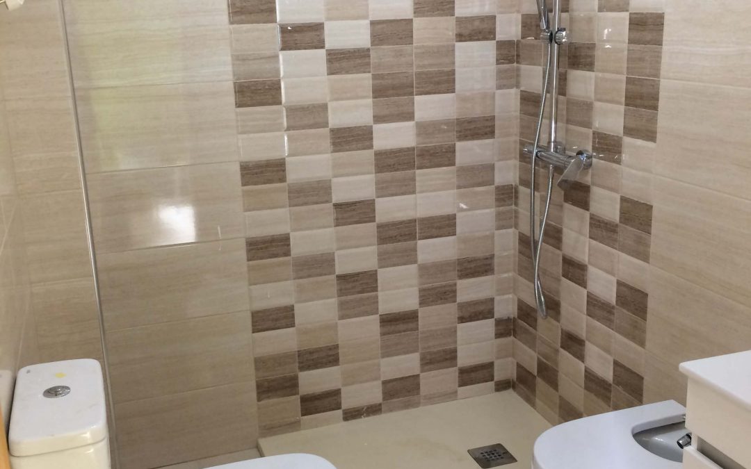 Reforma baño de piso en La Cala